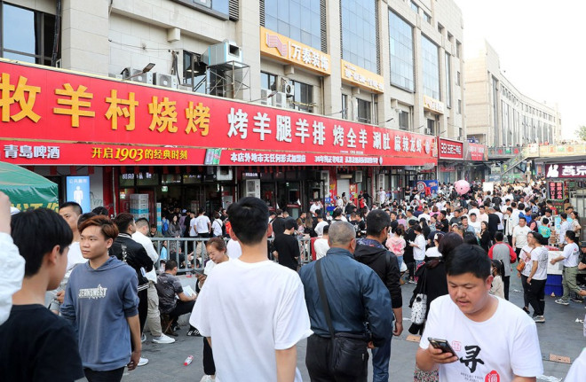 专栏| 财经时时听:淄博烧烤标志中国经济出现什么样的转折? — 普通话主页