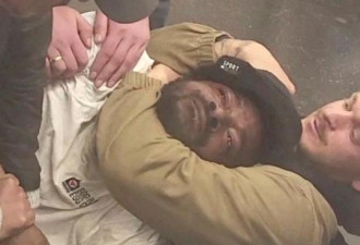 纽约地铁“英雄” 白人老兵自首 被控过失杀人