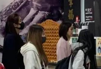 加拿大网友偶遇华人女明星素颜出镜！女神怎么斗鸡眼！