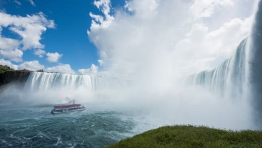 Niagara Falls with maid of the mist in harbour