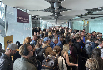 英国机场自动通关挂点！人工查验护照大排长龙
