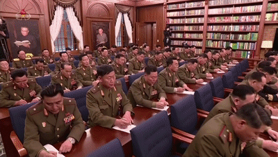 深度解读：朝鲜军装大佬的座次排位