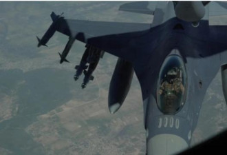 被美国坑 伊拉克买36架F-16战机 剩7架能飞？