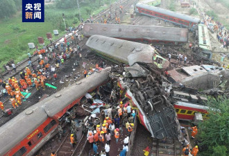 印度奥迪沙邦发生列车相撞事故 已致288人死亡