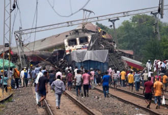 印度发生“本世纪最严重火车事故” 杜鲁多发文表达慰问