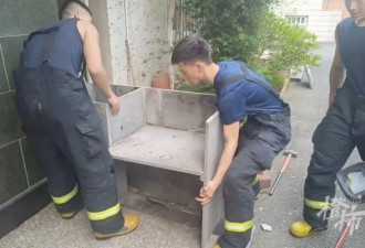 居民家地面80℃ 消防员挖俩小时发现...