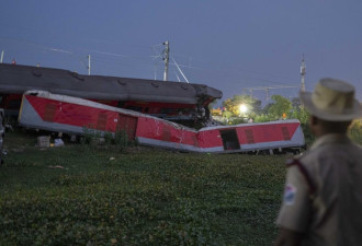 印度重大铁路事故 官方初步认定事故与人为有关