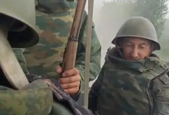 俄军装备陈旧 士兵自购中国防弹衣：救了我两命