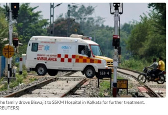 印度千人伤亡列车事故：在停尸房找到仍活着的儿子