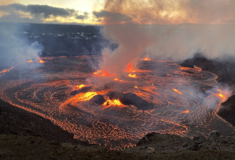 夏威夷几劳亚火山又爆发 专家示警注意有毒气体