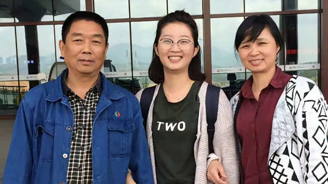 回访章莹颖父亲：用余生把女儿带回家| 面孔