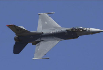 乌克兰飞行员正接受F-16战机培训