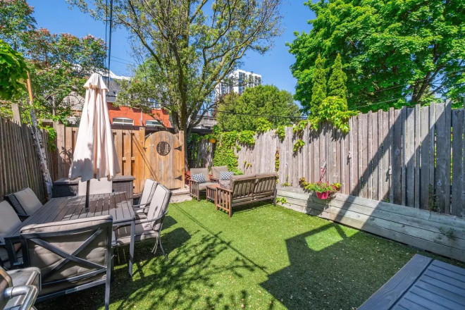 220 Ontario St. Toronto