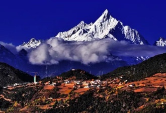 梅里雪山“学习”壶口瀑布修围墙，防偷窥