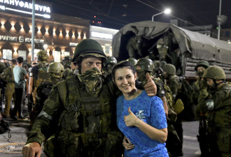 兵变戏剧性快速落幕 乌克兰人空欢喜一场？