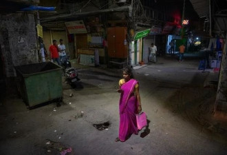 印度贫穷女性终于自由出门:免费坐公交