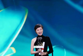 吴越拿最佳女主角反被网暴,领奖时微表情