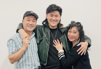 无条件的爱！万锦华人妈妈毅然接受同性恋儿子