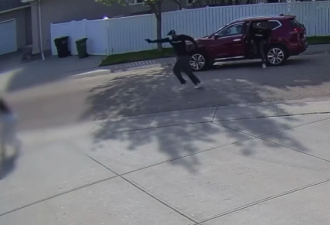 【视频】惊悚！加拿大一家四口散步遇袭：暴徒连开数枪追命！