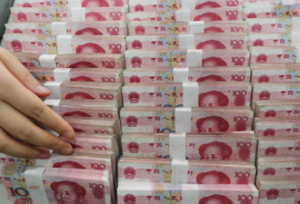 普京脱手大量抛售人民币 遭指补刀中国经济