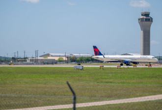 德州机场地勤被卷进飞机引擎 当局判定为自杀