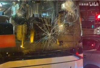 法国暴动 中国旅客遇袭吓惨 ：暴徒拿大石头砸车