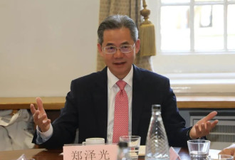 中国驻英大使看望伯明翰大学中国留学生