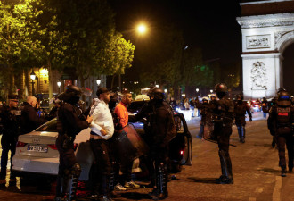 中国游客车在法国骚乱起源地遇袭 中国投诉法国