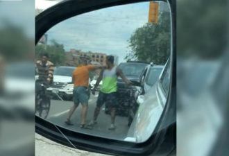 【视频】多伦多司机街头Battle 被揍一方反被逮捕 只因为对方是