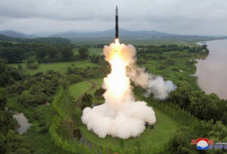 朝鲜试射&quot;火星炮-18&quot;洲际弹道导弹:对核威胁警告