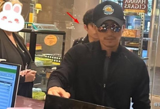 谢霆锋和大儿子正面照公开 和父亲一样高