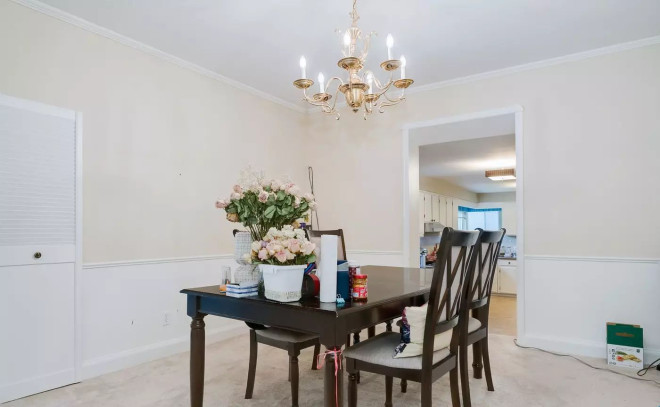 西顿勋爵路230号  多伦多