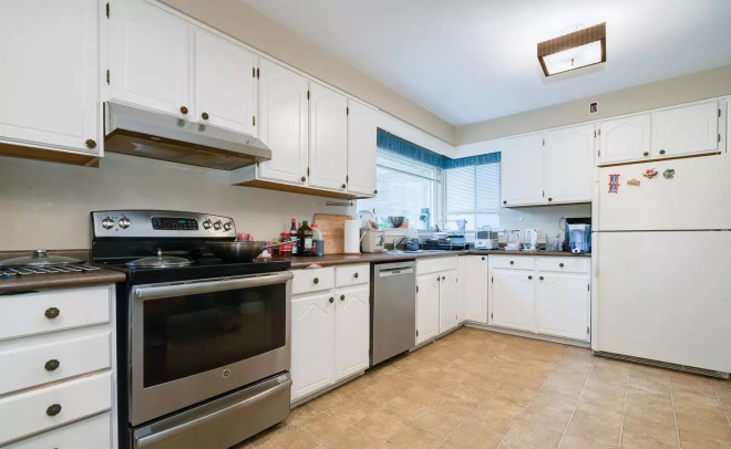 西顿勋爵路230号  多伦多