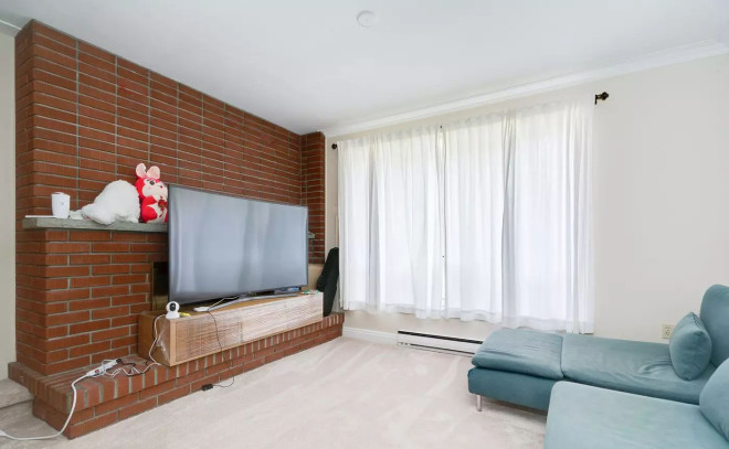 西顿勋爵路230号  多伦多