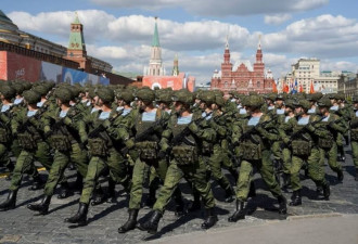 俄罗斯调高征兵年龄上限 最高级军官70岁前可召回