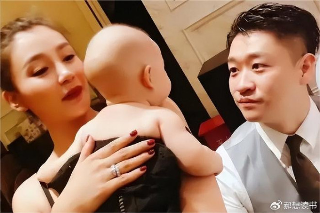 事业爱情双丰收?曹云金疑与前妻唐菀已复合,相声直播也如火如荼|唐菀|曹云金|前妻_新浪新闻