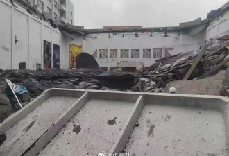 中学体育馆楼顶坍塌恐怖现场曝光 疑因珍珠岩浸水…