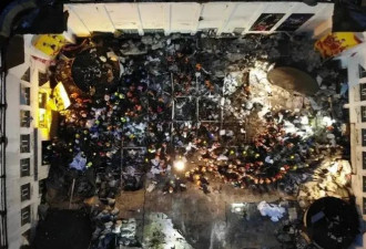 六问齐齐哈尔体育馆坍塌事故：为何珍珠岩堆楼顶?