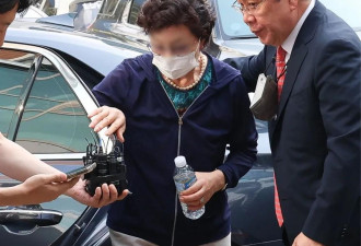 靠情趣酒店发家的韩国总统岳母被抓了，她的能力比女儿更狠