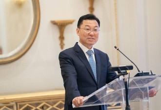 台媒：新任中国驻美大使谢锋不慎摔伤