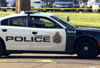 77岁老人在Hamilton过街被撞身亡