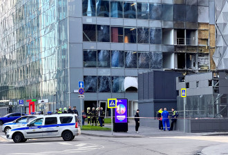 乌无人机空袭莫斯科金融区 50楼大厦大爆炸民众尖叫