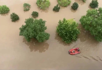 洪水围困下的涿州,仍有大量求助救援信息不断发出