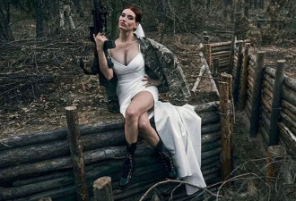 乌俄战争让爆乳美女操真枪 超狂狙击手射爆敌人