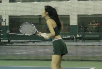 李咏女儿法图麦越长越美 打网球肌肉线条吸睛