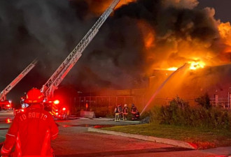 多伦多工业建筑大爆炸，6级大火百名消防员扑救