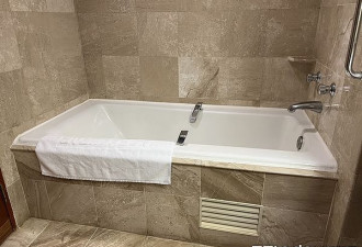 云南酒店一晚8500元，二次泡澡要收费