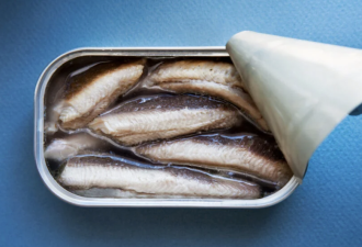 罐头沙丁鱼对人体健康吗？营养专家说好处多