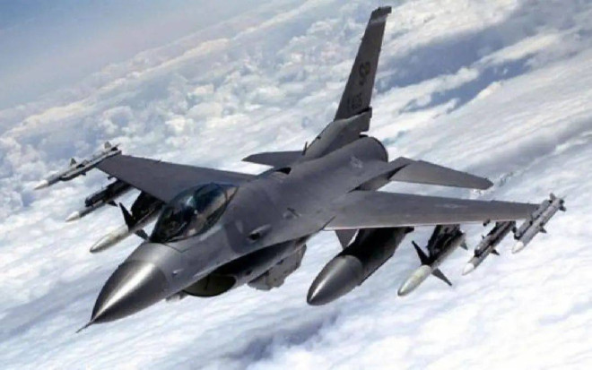 俄乌空战即将来袭!F-16准备入场,将于苏-35争夺制空权_西方_飞行员_战场