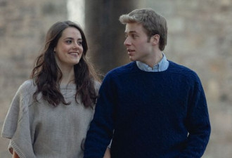 凯特王妃20岁时在大学走秀照片被曝光，威廉王子在现场曾为之着迷